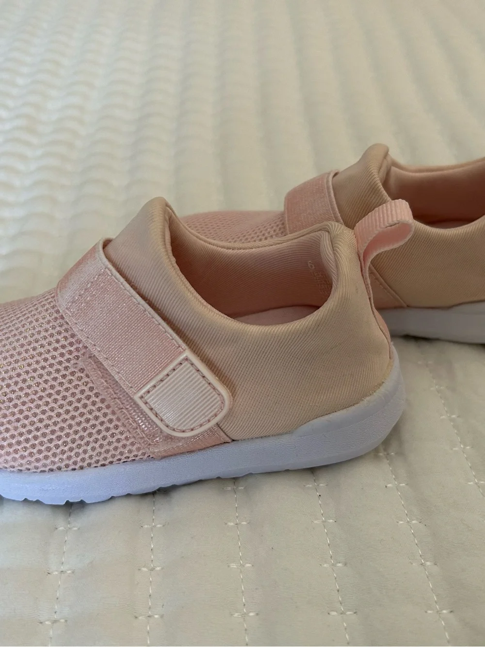 Cat & Jack Pink Slip-On Mesh Swim/Water Shoes Toddler Size 6